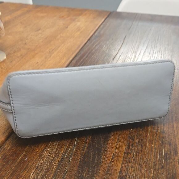 Michael Kors White Quilted Women's Bag - Picture 10 of 10